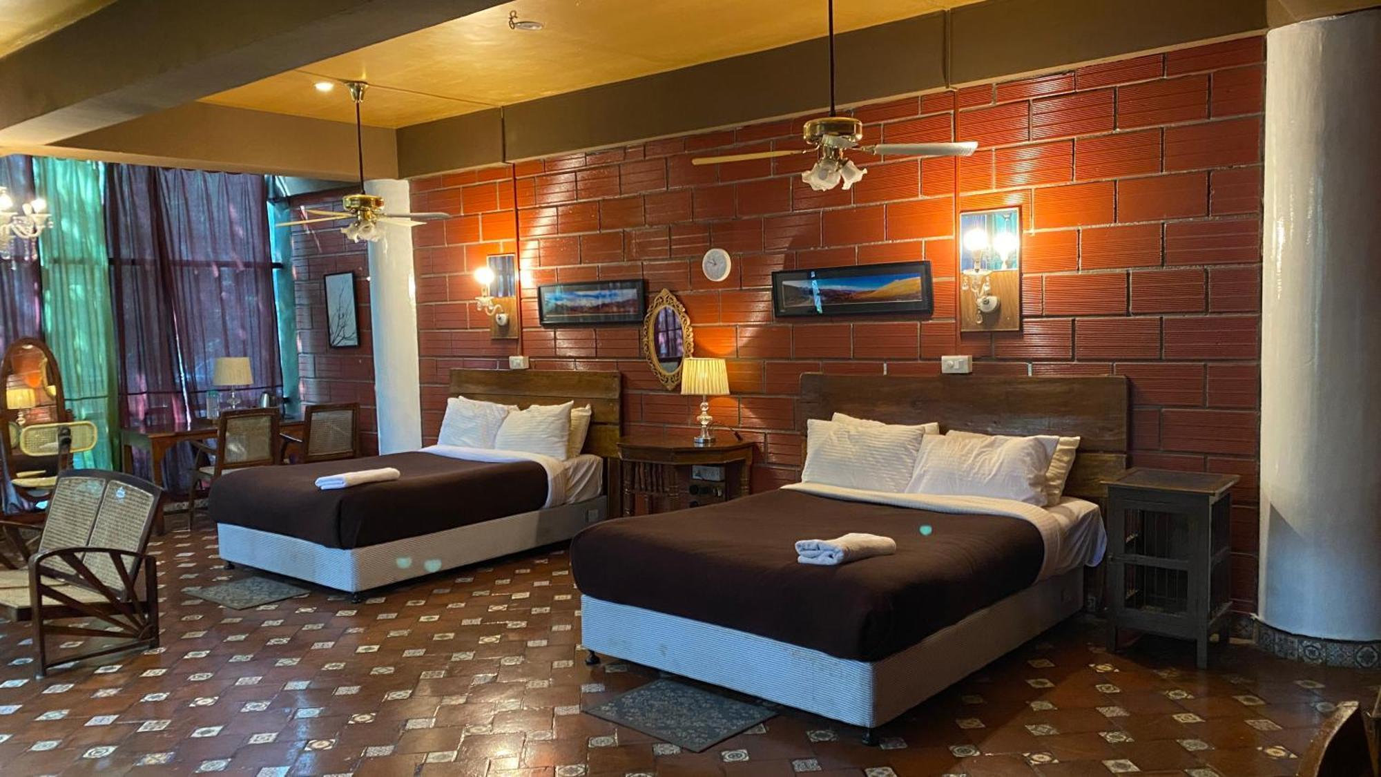 Golden Lotus Bangalore Boutique Suites Exterior photo
