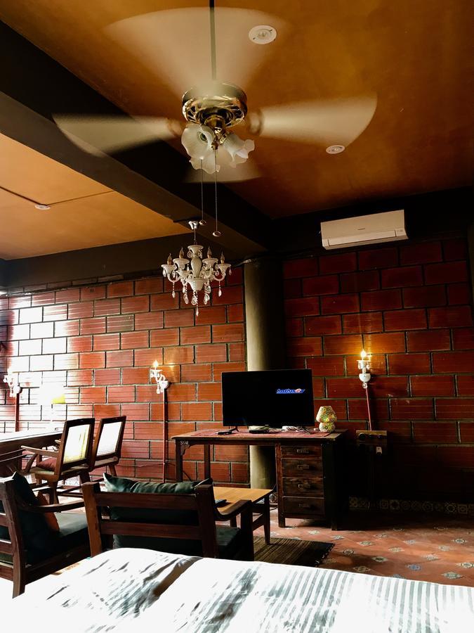 Golden Lotus Bangalore Boutique Suites Exterior photo